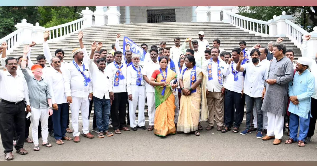 Kalaburagi | ಭೂಮಾನಂದ್ ಹತ್ಯೆ ಪ್ರಕರಣ: ಆರೋಪಿಗಳ ಶೀಘ್ರ ಬಂಧನಕ್ಕೆ ಬಿಎಸ್ಪಿ ಆಗ್ರಹ Kalaburagi | ಭೂಮಾನಂದ್ ಹತ್ಯೆ ಪ್ರಕರಣ: ಆರೋಪಿಗಳ ಶೀಘ್ರ ಬಂಧನಕ್ಕೆ ಬಿಎಸ್ಪಿ ಆಗ್ರಹ