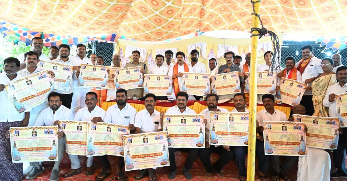 Raichur | ಕರಿಯಪ್ಪ ತಾತಾ ಜಾತ್ರೆಗೆ ಅಗತ್ಯ ಸೌಲಭ್ಯ ಕಲ್ಪಿಸಿ: ಅಧಿಕಾರಿಗಳಿಗೆ ಶಾಸಕ ಬಸನಗೌಡ ದದ್ದಲ್ ಸೂಚನೆ Raichur | ಕರಿಯಪ್ಪ ತಾತಾ ಜಾತ್ರೆಗೆ ಅಗತ್ಯ ಸೌಲಭ್ಯ ಕಲ್ಪಿಸಿ: ಅಧಿಕಾರಿಗಳಿಗೆ ಶಾಸಕ ಬಸನಗೌಡ ದದ್ದಲ್ ಸೂಚನೆ