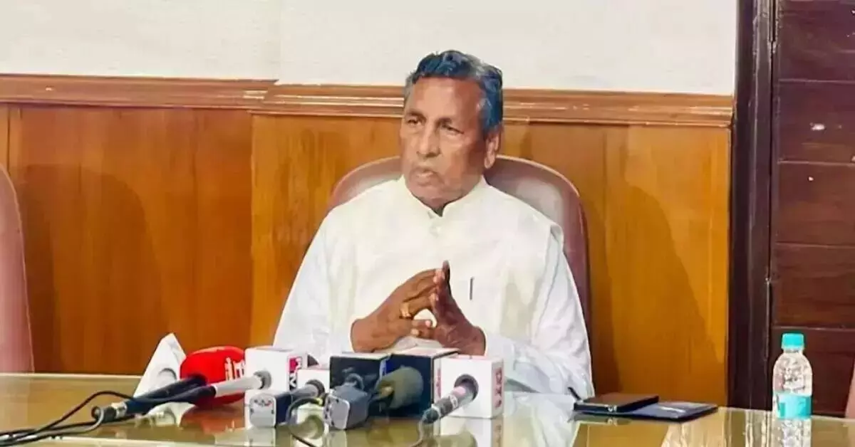 ಪುತ್ರಿಗಾಗಿ ಮಂತ್ರಿ ಸ್ಥಾನ ತ್ಯಾಗ ವದಂತಿ: ಸತ್ಯಕ್ಕೆ ದೂರ ಎಂದ ಸಚಿವ ಕೆ.ಎಚ್.ಮುನಿಯಪ್ಪರ ಮಾಧ್ಯಮ ಸಂಯೋಜಕ ಪುತ್ರಿಗಾಗಿ ಮಂತ್ರಿ ಸ್ಥಾನ ತ್ಯಾಗ ವದಂತಿ: ಸತ್ಯಕ್ಕೆ ದೂರ ಎಂದ ಸಚಿವ ಕೆ.ಎಚ್.ಮುನಿಯಪ್ಪರ ಮಾಧ್ಯಮ ಸಂಯೋಜಕ