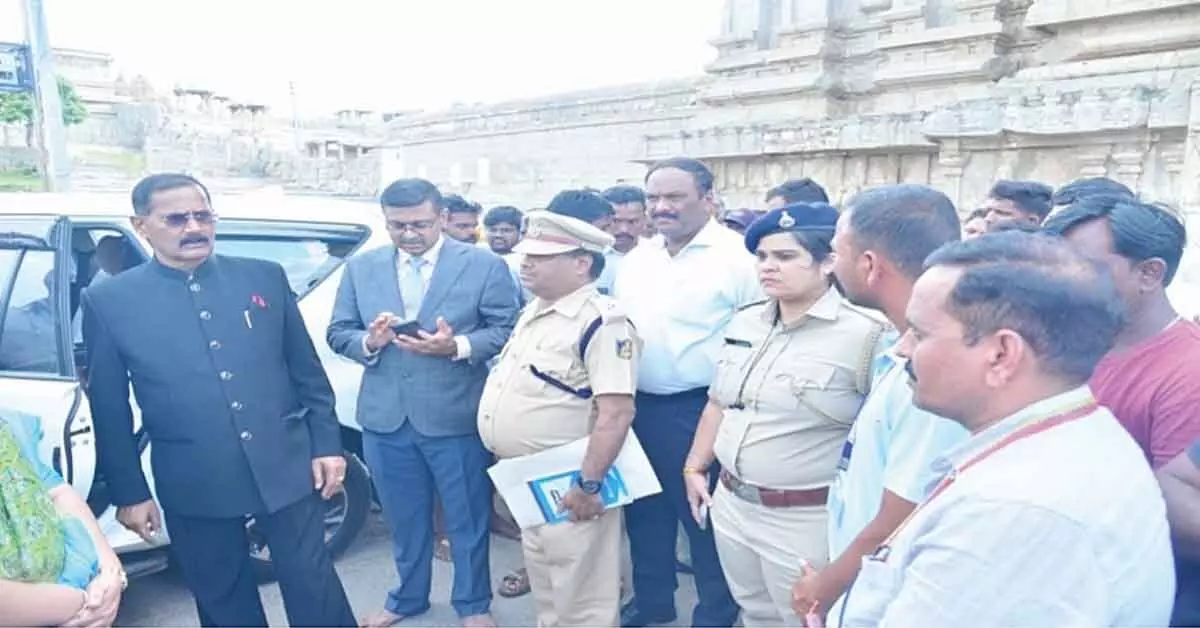 ಅಕ್ರಮ ಹೋಮ್ಸ್ಟೇಗೆ ಅಧಿಕಾರಿಗಳೇ ಬೆನ್ನೆಲುಬು? ಅಕ್ರಮ ಹೋಮ್ಸ್ಟೇಗೆ ಅಧಿಕಾರಿಗಳೇ ಬೆನ್ನೆಲುಬು?