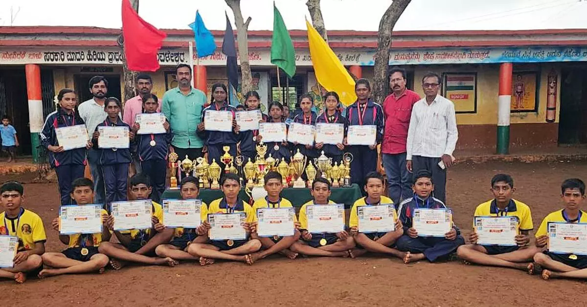 Aland | ಮೂರು ವಿಭಾಗಗಳಲ್ಲಿ ಪ್ರಥಮ; ತಾಲೂಕು ಮಟ್ಟಕ್ಕೆ ಸಾವಳೇಶ್ವರ ಶಾಲಾ ವಿದ್ಯಾರ್ಥಿಗಳ ಆಯ್ಕೆ Aland | ಮೂರು ವಿಭಾಗಗಳಲ್ಲಿ ಪ್ರಥಮ; ತಾಲೂಕು ಮಟ್ಟಕ್ಕೆ ಸಾವಳೇಶ್ವರ ಶಾಲಾ ವಿದ್ಯಾರ್ಥಿಗಳ ಆಯ್ಕೆ