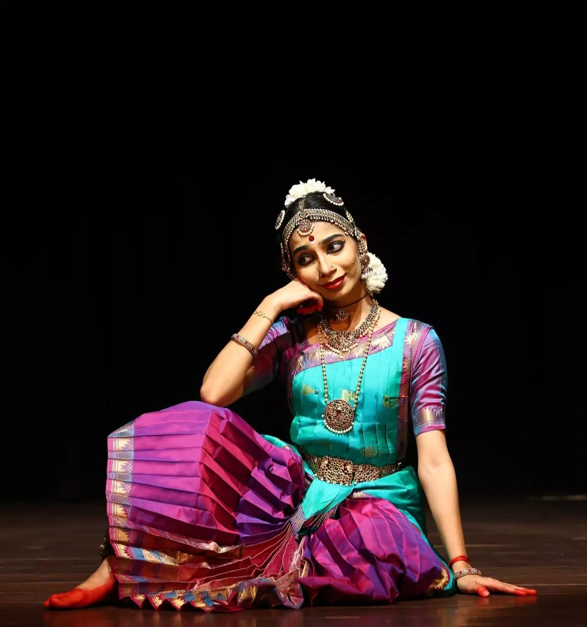 ಸ್ಪಿರಿಟ್ ಆಫ್ ಯೂಥ್ ಡ್ಯಾನ್ಸ್- ಮ್ಯೂಸಿಕ್ ಫೆಸ್ಟಿವಲ್ನಲ್ಲಿ ಯುಕ್ತಿ ನೃತ್ಯ ಪ್ರದರ್ಶನ ಸ್ಪಿರಿಟ್ ಆಫ್ ಯೂಥ್ ಡ್ಯಾನ್ಸ್- ಮ್ಯೂಸಿಕ್ ಫೆಸ್ಟಿವಲ್ನಲ್ಲಿ ಯುಕ್ತಿ ನೃತ್ಯ ಪ್ರದರ್ಶನ