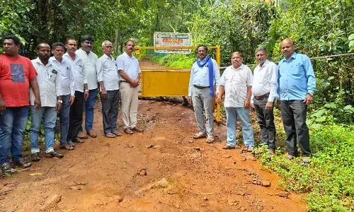 ರೇಂಜಾಳ ಭೂಕುಸಿತ ಪ್ರದೇಶಕ್ಕೆ ದಸಂಸ ನಿಯೋಗ ಭೇಟಿ