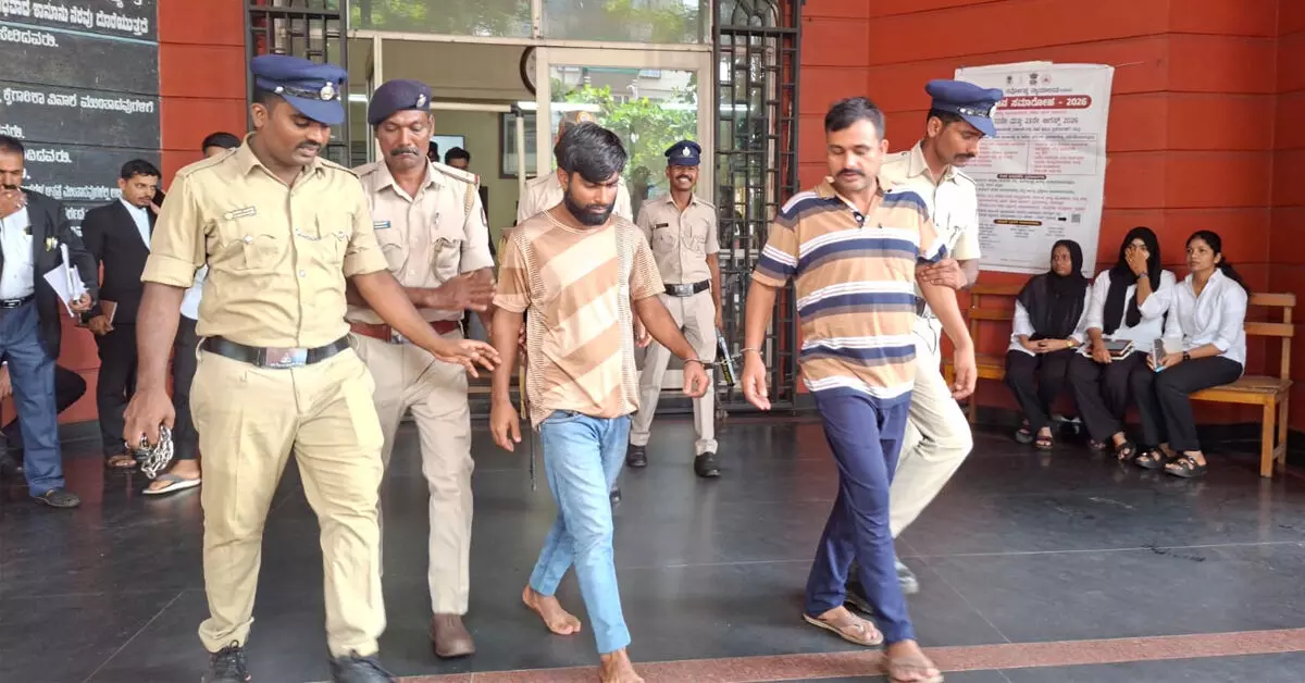 ಮದರಂಗಡಿ ಡೇವಿಡ್ ಡಿಸೋಜ ಶೂಟೌಟ್ ಪ್ರಕರಣ: ಬಂಧಿತರು 10 ದಿನ ಪೊಲೀಸ್ ಕಸ್ಟಡಿಗೆ ಮದರಂಗಡಿ ಡೇವಿಡ್ ಡಿಸೋಜ ಶೂಟೌಟ್ ಪ್ರಕರಣ: ಬಂಧಿತರು 10 ದಿನ ಪೊಲೀಸ್ ಕಸ್ಟಡಿಗೆ