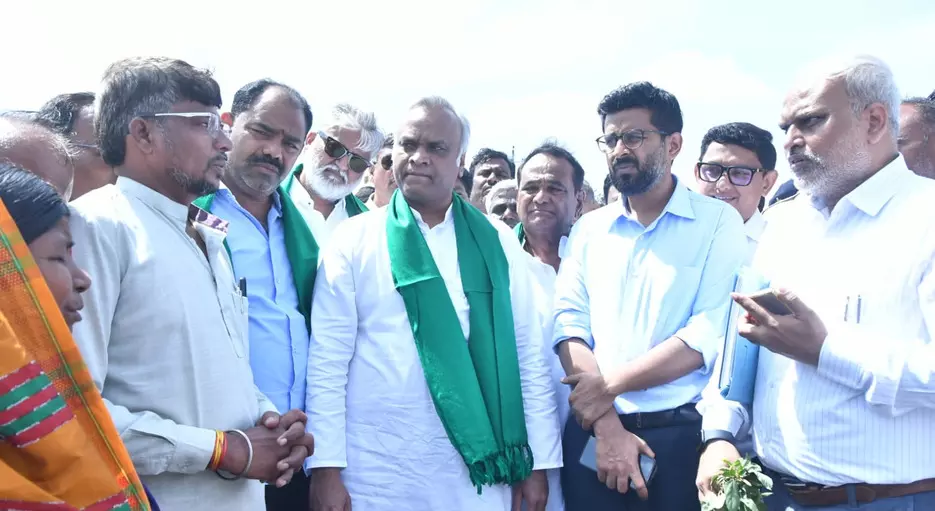 ರಾಜ್ಯದಲ್ಲಿ ಬರದ ಛಾಯೆ; ಸಂಪುಟ ಸಭೆಯಲ್ಲಿ ಚರ್ಚೆ : ಪ್ರಿಯಾಂಕ್ ಖರ್ಗೆ ರಾಜ್ಯದಲ್ಲಿ ಬರದ ಛಾಯೆ; ಸಂಪುಟ ಸಭೆಯಲ್ಲಿ ಚರ್ಚೆ : ಪ್ರಿಯಾಂಕ್ ಖರ್ಗೆ