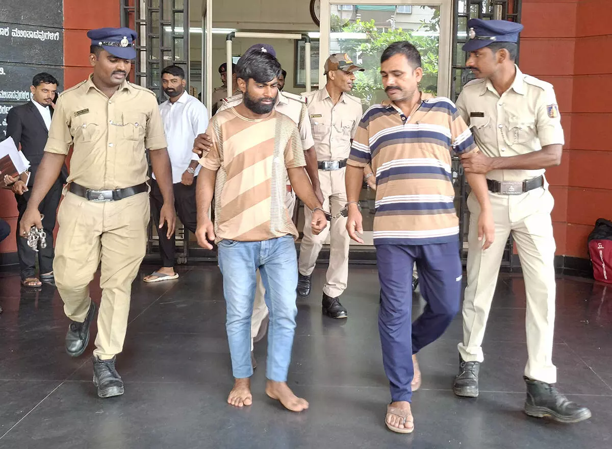ಡೇವಿಡ್ ಡಿಸೋಜ ಶೂಟೌಟ್ ಪ್ರಕರಣ: ಇಬ್ಬರು ಆರೋಪಿಗಳು 10 ದಿನ ಪೊಲೀಸ್ ಕಸ್ಟಡಿಗೆ ಡೇವಿಡ್ ಡಿಸೋಜ ಶೂಟೌಟ್ ಪ್ರಕರಣ: ಇಬ್ಬರು ಆರೋಪಿಗಳು 10 ದಿನ ಪೊಲೀಸ್ ಕಸ್ಟಡಿಗೆ