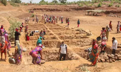 MGNREGA ಬದಲಿಗೆ VB-G RAM G; ಮೊದಲ ತಿಂಗಳಲ್ಲೇ ಶೇ 50ರಷ್ಟು ಉದ್ಯೋಗ ಸೃಷ್ಟಿ ಇಳಿಕೆ!