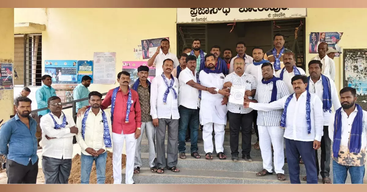 ಸುರಪುರ | ಭೂಮಾನಂದ ಕೊಲೆ ಖಂಡಿಸಿ ಅಂಬೇಡ್ಕರ್ ವಾದ ಪ್ರತಿಭಟನೆ ಸುರಪುರ | ಭೂಮಾನಂದ ಕೊಲೆ ಖಂಡಿಸಿ ಅಂಬೇಡ್ಕರ್ ವಾದ ಪ್ರತಿಭಟನೆ