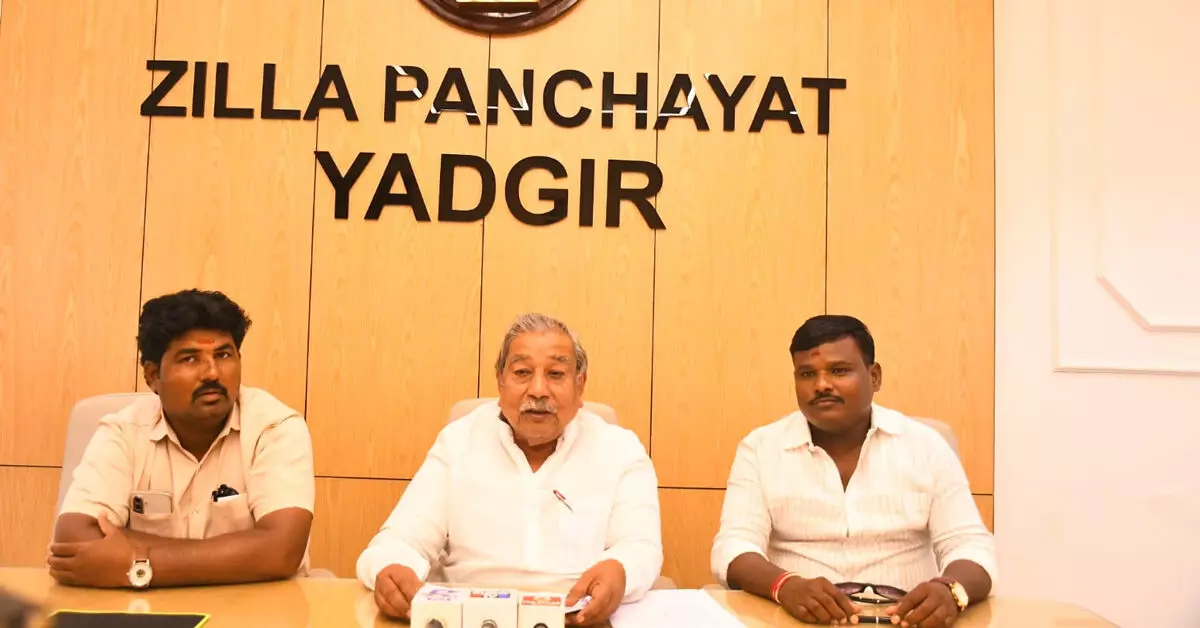 Yadgiri | ಗ್ಯಾರಂಟಿ ಯೋಜನೆಗಳ ಸೌಲಭ್ಯ ಎಲ್ಲರಿಗೂ ತಲುಪಿಸಲು ಗ್ರಾಮ, ವಾರ್ಡ್ ಮಟ್ಟದಲ್ಲಿ ಸಮಿತಿ Yadgiri | ಗ್ಯಾರಂಟಿ ಯೋಜನೆಗಳ ಸೌಲಭ್ಯ ಎಲ್ಲರಿಗೂ ತಲುಪಿಸಲು ಗ್ರಾಮ, ವಾರ್ಡ್ ಮಟ್ಟದಲ್ಲಿ ಸಮಿತಿ