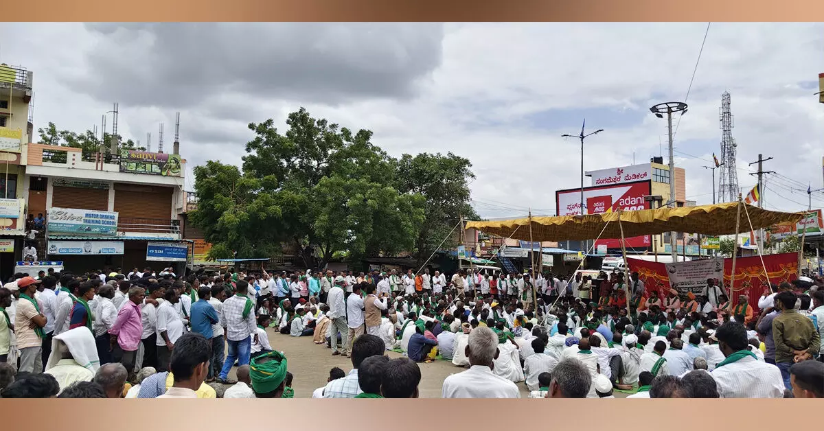ಬೆಳೆ ವಿಮೆ ಪರಿಹಾರ ತಾರತಮ್ಯ ಖಂಡಿಸಿ ಕಾಳಗಿ ಬಂದ್ ಬೆಳೆ ವಿಮೆ ಪರಿಹಾರ ತಾರತಮ್ಯ ಖಂಡಿಸಿ ಕಾಳಗಿ ಬಂದ್