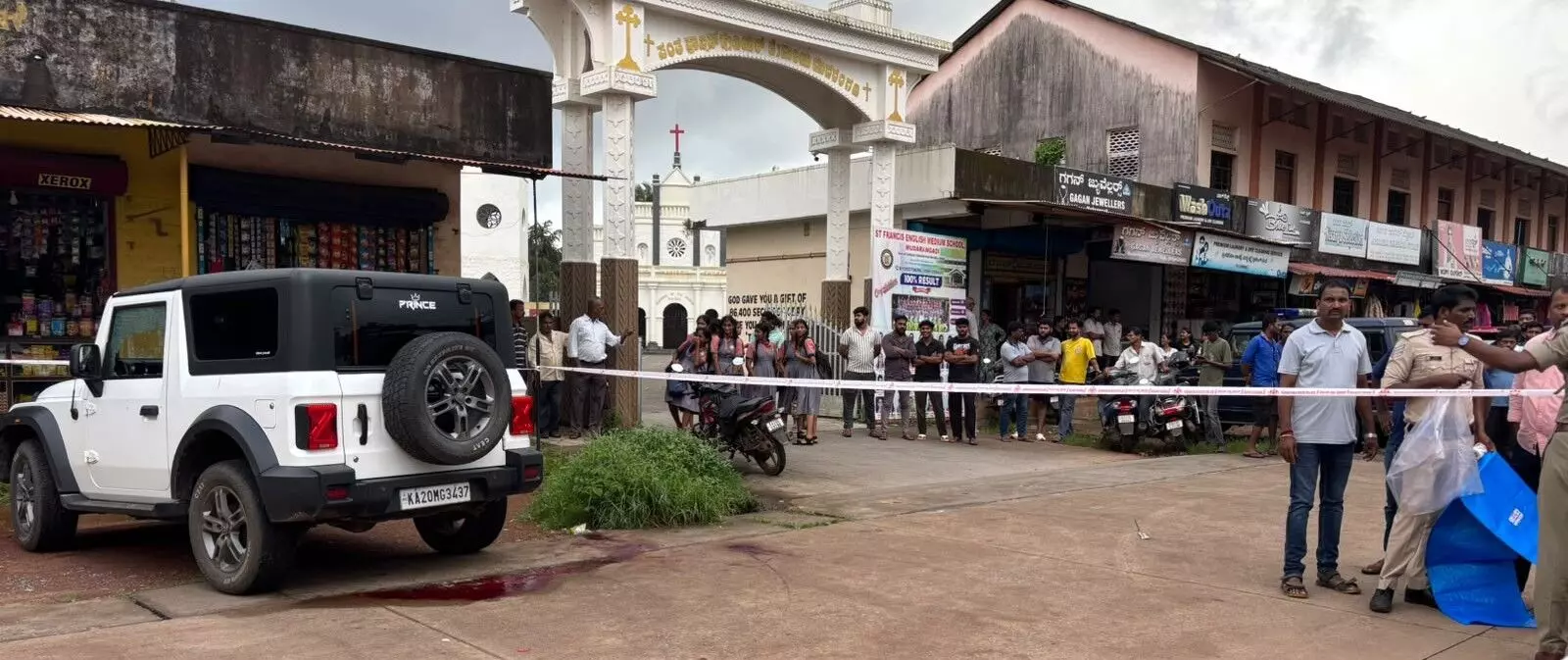 ಡೇವಿಡ್ ಶೂಟೌಟ್ ಪ್ರಕರಣ: ಆರೋಪಿಗಳೊಂದಿಗೆ ಸ್ಥಳ ಮಹಜರು ಡೇವಿಡ್ ಶೂಟೌಟ್ ಪ್ರಕರಣ: ಆರೋಪಿಗಳೊಂದಿಗೆ ಸ್ಥಳ ಮಹಜರು