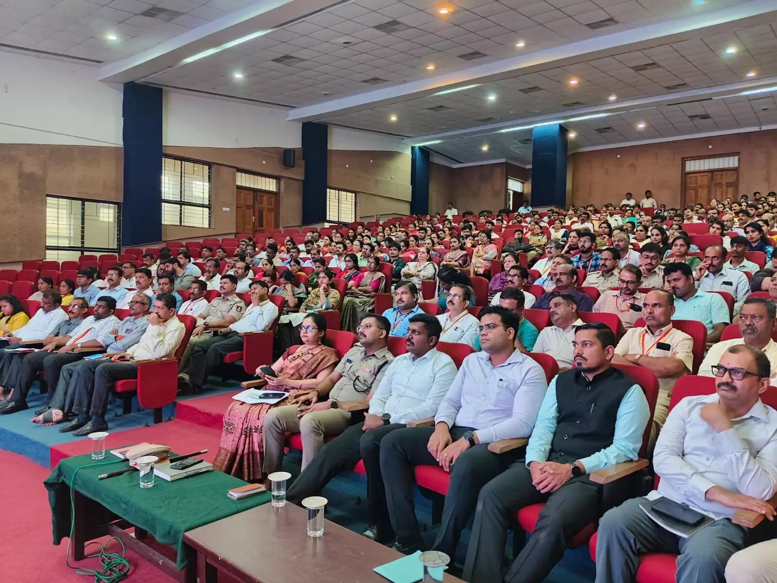ಸಿಎಂ ವಿಡಿಯೊ ಸಂವಾದದಲ್ಲಿ ಭಾಗವಹಿಸಿದ ಉಡುಪಿ ಅಧಿಕಾರಿಗಳು ಸಿಎಂ ವಿಡಿಯೊ ಸಂವಾದದಲ್ಲಿ ಭಾಗವಹಿಸಿದ ಉಡುಪಿ ಅಧಿಕಾರಿಗಳು