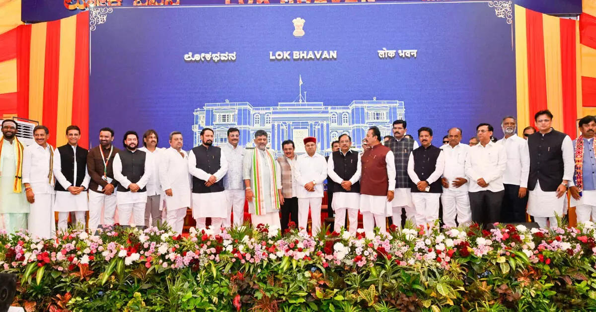 ನೂತನ ಸಚಿವರಿಗೆ ಖಾತೆ ಹಂಚಿಕೆ : ಡಿ.ಕೆ.ಶಿವಕುಮಾರ್ ಸಂಪುಟದಲ್ಲಿ ಯಾರಿಗೆ ಯಾವ ಜವಾಬ್ದಾರಿ? ನೂತನ ಸಚಿವರಿಗೆ ಖಾತೆ ಹಂಚಿಕೆ : ಡಿ.ಕೆ.ಶಿವಕುಮಾರ್ ಸಂಪುಟದಲ್ಲಿ ಯಾರಿಗೆ ಯಾವ ಜವಾಬ್ದಾರಿ?