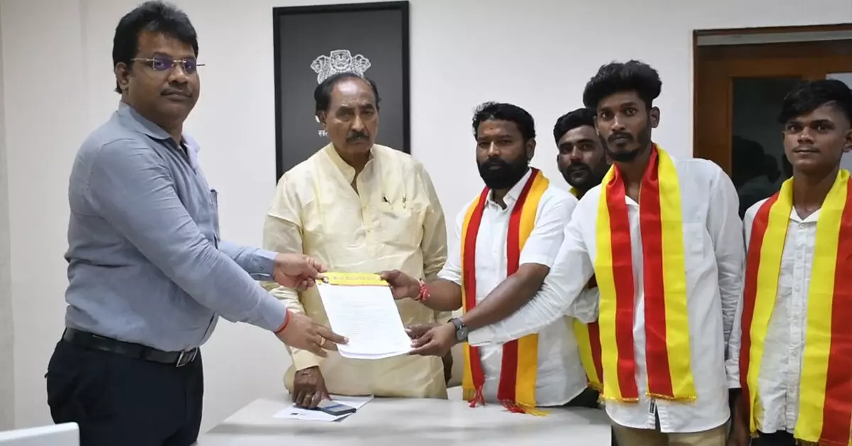 ಕಲಬುರಗಿಯನ್ನು ಬರಪೀಡಿತ ಜಿಲ್ಲೆ ಘೋಷಿಸುವಂತೆ ಜೈ ಕನ್ನಡಿಗರ ಸೇನೆ ಆಗ್ರಹ ಕಲಬುರಗಿಯನ್ನು ಬರಪೀಡಿತ ಜಿಲ್ಲೆ ಘೋಷಿಸುವಂತೆ ಜೈ ಕನ್ನಡಿಗರ ಸೇನೆ ಆಗ್ರಹ