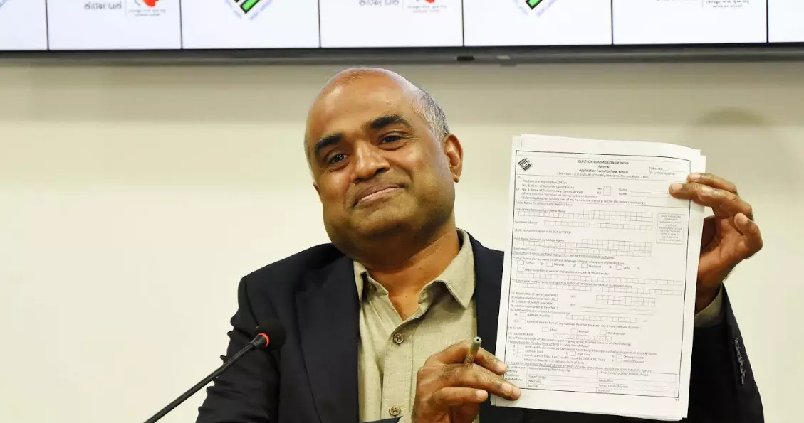 SIR | ʼಎಎಸ್ಡಿಡಿಓʼ ಪಟ್ಟಿಯಿಂದ 2.41 ಲಕ್ಷ ಮತದಾರರು ಹೊರಕ್ಕೆ : ಮುಖ್ಯ ಚುನಾವಣಾಧಿಕಾರಿ SIR | ʼಎಎಸ್ಡಿಡಿಓʼ ಪಟ್ಟಿಯಿಂದ 2.41 ಲಕ್ಷ ಮತದಾರರು ಹೊರಕ್ಕೆ : ಮುಖ್ಯ ಚುನಾವಣಾಧಿಕಾರಿ