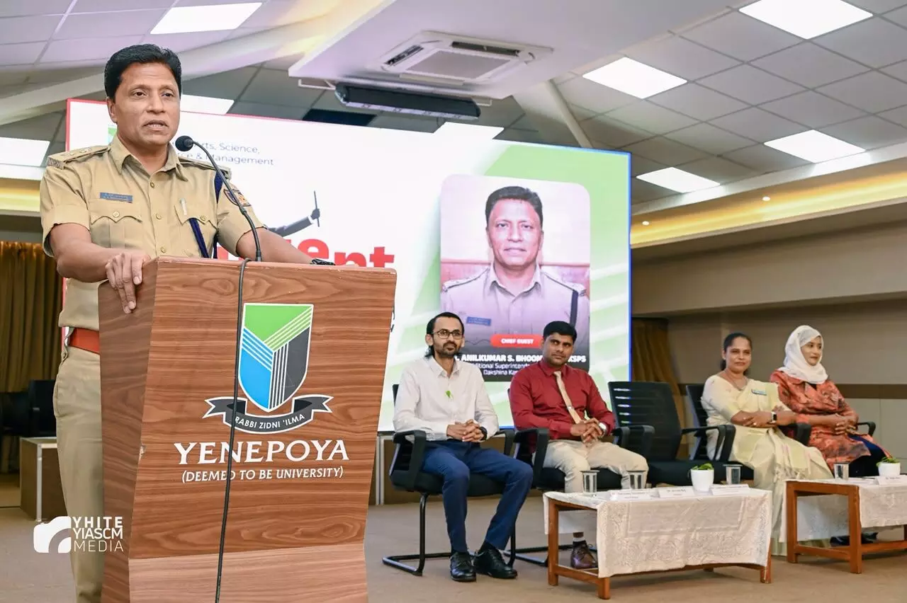 ಕೂಳೂರು: ಯೆನೆಪೊಯ ಪದವಿ ಕಾಲೇಜಿನಲ್ಲಿ ವಿದ್ಯಾರ್ಥಿ ಸಂಸತ್ ಪದಗ್ರಹಣ ಕೂಳೂರು: ಯೆನೆಪೊಯ ಪದವಿ ಕಾಲೇಜಿನಲ್ಲಿ ವಿದ್ಯಾರ್ಥಿ ಸಂಸತ್ ಪದಗ್ರಹಣ