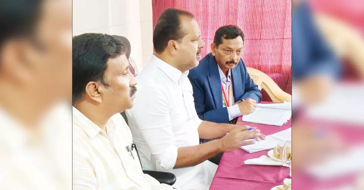 ಮಾಲೂರು ಸರಕಾರಿ ಆಸ್ಪತ್ರೆಗೆ ಸಚಿವ ಯು.ಟಿ.ಖಾದರ್ ಭೇಟಿ; ಪ್ರತೀ ರೋಗಿಗೂ ಗುಣಮಟ್ಟದ ಚಿಕಿತ್ಸೆ ನೀಡಲು ಸೂಚನೆ ಮಾಲೂರು ಸರಕಾರಿ ಆಸ್ಪತ್ರೆಗೆ ಸಚಿವ ಯು.ಟಿ.ಖಾದರ್ ಭೇಟಿ; ಪ್ರತೀ ರೋಗಿಗೂ ಗುಣಮಟ್ಟದ ಚಿಕಿತ್ಸೆ ನೀಡಲು ಸೂಚನೆ
