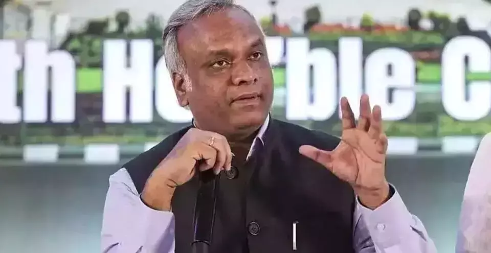 ಹರ್ ಘರ್ ತಿರಂಗಾ’ ಅಭಿಯಾನವನ್ನು RSS ಕೇಂದ್ರ ಕಚೇರಿಯಿಂದಲೇ ಆರಂಭಿಸಿ : ಗೃಹ ಸಚಿವ ಪ್ರಿಯಾಂಕ್ ಖರ್ಗೆ ಆಗ್ರಹ ಹರ್ ಘರ್ ತಿರಂಗಾ’ ಅಭಿಯಾನವನ್ನು RSS ಕೇಂದ್ರ ಕಚೇರಿಯಿಂದಲೇ ಆರಂಭಿಸಿ : ಗೃಹ ಸಚಿವ ಪ್ರಿಯಾಂಕ್ ಖರ್ಗೆ ಆಗ್ರಹ