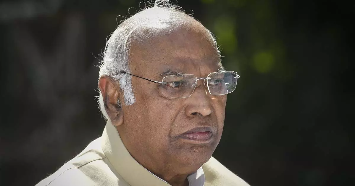 ಖರ್ಗೆ ರ್ಯಾಲಿ ನಡೆಸಿದ ಸ್ಥಳ ಶುದ್ಧೀಕರಣ | ಇದು ಸಂವಿಧಾನಕ್ಕೆ ಮಾಡಿದ ಘನ ಘೋರ ಅವಮಾನ ಖರ್ಗೆ ರ್ಯಾಲಿ ನಡೆಸಿದ ಸ್ಥಳ ಶುದ್ಧೀಕರಣ | ಇದು ಸಂವಿಧಾನಕ್ಕೆ ಮಾಡಿದ ಘನ ಘೋರ ಅವಮಾನ