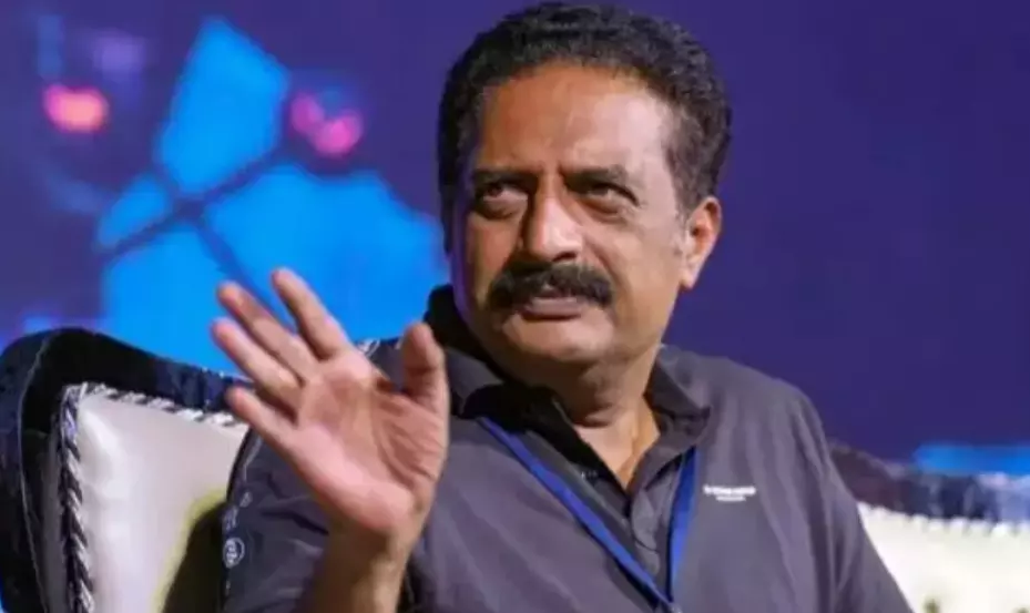 ‘ನೀವು ಸುಳ್ಳು ಹೇಳುತ್ತಿದ್ದೀರಿ’: ಮತದಾರರ ಪಟ್ಟಿ ವಿವಾದದ ಕುರಿತು ಚುನಾವಣಾ ಆಯೋಗವನ್ನು ಪ್ರಶ್ನಿಸಿದ ನಟ ಪ್ರಕಾಶ್ ರಾಜ್ ‘ನೀವು ಸುಳ್ಳು ಹೇಳುತ್ತಿದ್ದೀರಿ’: ಮತದಾರರ ಪಟ್ಟಿ ವಿವಾದದ ಕುರಿತು ಚುನಾವಣಾ ಆಯೋಗವನ್ನು ಪ್ರಶ್ನಿಸಿದ ನಟ ಪ್ರಕಾಶ್ ರಾಜ್
