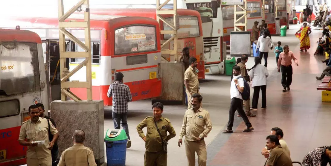 ಕಾವೇರಿ ನೀರಿನ ವಿಚಾರ | ಬೆಂಗಳೂರಿನಲ್ಲಿ ‘ಕರ್ನಾಟಕ ಬಂದ್’ಗೆ ನೀರಸ ಪ್ರತಿಕ್ರಿಯೆ ಕಾವೇರಿ ನೀರಿನ ವಿಚಾರ | ಬೆಂಗಳೂರಿನಲ್ಲಿ ‘ಕರ್ನಾಟಕ ಬಂದ್’ಗೆ ನೀರಸ ಪ್ರತಿಕ್ರಿಯೆ