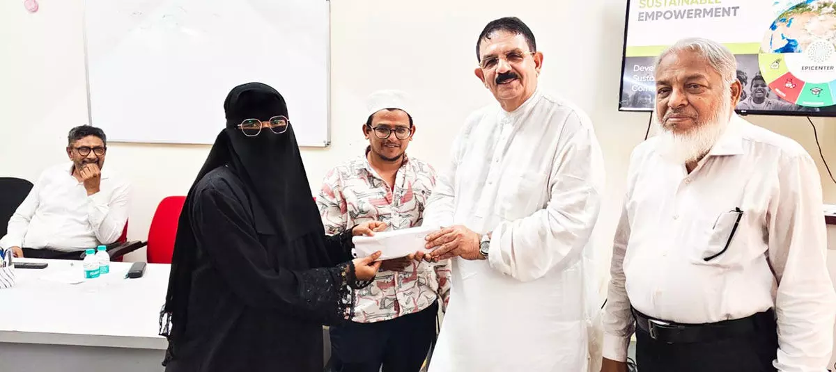 ಕಮ್ಯೂನಿಟಿ ಸೆಂಟರ್ನ ನೀಟ್ ಸಾಧಕರಿಗೆ 20 ಲಕ್ಷ ರೂ. ವಿದ್ಯಾರ್ಥಿ ವೇತನ ವಿತರಿಸಿದ ಝಕರಿಯಾ ಜೋಕಟ್ಟೆ ಕಮ್ಯೂನಿಟಿ ಸೆಂಟರ್ನ ನೀಟ್ ಸಾಧಕರಿಗೆ 20 ಲಕ್ಷ ರೂ. ವಿದ್ಯಾರ್ಥಿ ವೇತನ ವಿತರಿಸಿದ ಝಕರಿಯಾ ಜೋಕಟ್ಟೆ