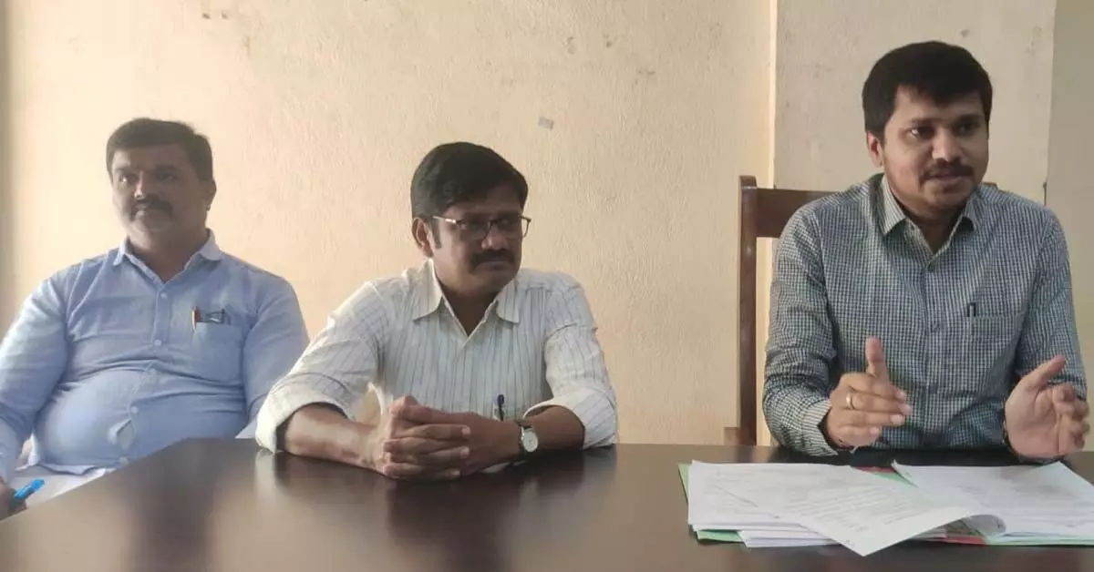 ಕಂಪ್ಲಿ | ಭಾರತ್ ಜೋಡೋ ಯುವ ಸಂಘ ಸ್ಥಾಪನೆ ಯುವಕರ ಜವಾಬ್ದಾರಿಯಾಗಿದೆ: ತಹಶೀಲ್ದಾರ್ ಜೂಗಲ್ ಮಂಜುನಾಯಕ ಕಂಪ್ಲಿ | ಭಾರತ್ ಜೋಡೋ ಯುವ ಸಂಘ ಸ್ಥಾಪನೆ ಯುವಕರ ಜವಾಬ್ದಾರಿಯಾಗಿದೆ: ತಹಶೀಲ್ದಾರ್ ಜೂಗಲ್ ಮಂಜುನಾಯಕ