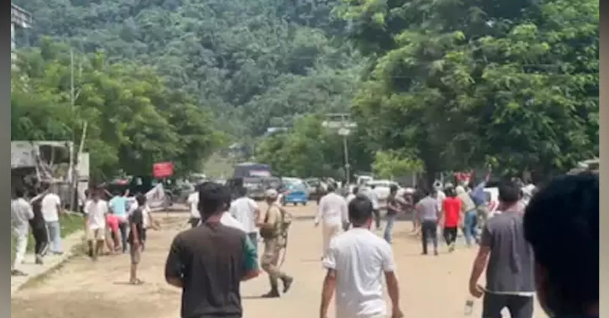 Assam - Arunachal Pradesh ಗಡಿಯಲ್ಲಿ ಪ್ರತಿಭಟನಾಕಾರರ ನಡುವೆ ಘರ್ಷಣೆ Assam - Arunachal Pradesh ಗಡಿಯಲ್ಲಿ ಪ್ರತಿಭಟನಾಕಾರರ ನಡುವೆ ಘರ್ಷಣೆ