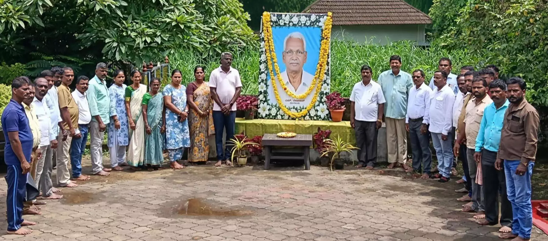 ಅಂಬೇಡ್ಕರ್ ಯುವಸೇನೆಯಿಂದ ದೇವದಾಸ್ಗೆ ನುಡಿನಮನ ಅಂಬೇಡ್ಕರ್ ಯುವಸೇನೆಯಿಂದ ದೇವದಾಸ್ಗೆ ನುಡಿನಮನ