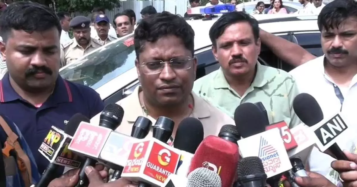 Bidar | ಎಟಿಎಂ ದರೋಡೆ ಆರೋಪಿಗಳನ್ನು ಬಂಧಿಸಿದ್ದು ನಮಗೆ ಹೆಮ್ಮೆ: ಎಸ್ಪಿ ಪ್ರದೀಪ್ ಗುಂಟಿ Bidar | ಎಟಿಎಂ ದರೋಡೆ ಆರೋಪಿಗಳನ್ನು ಬಂಧಿಸಿದ್ದು ನಮಗೆ ಹೆಮ್ಮೆ: ಎಸ್ಪಿ ಪ್ರದೀಪ್ ಗುಂಟಿ