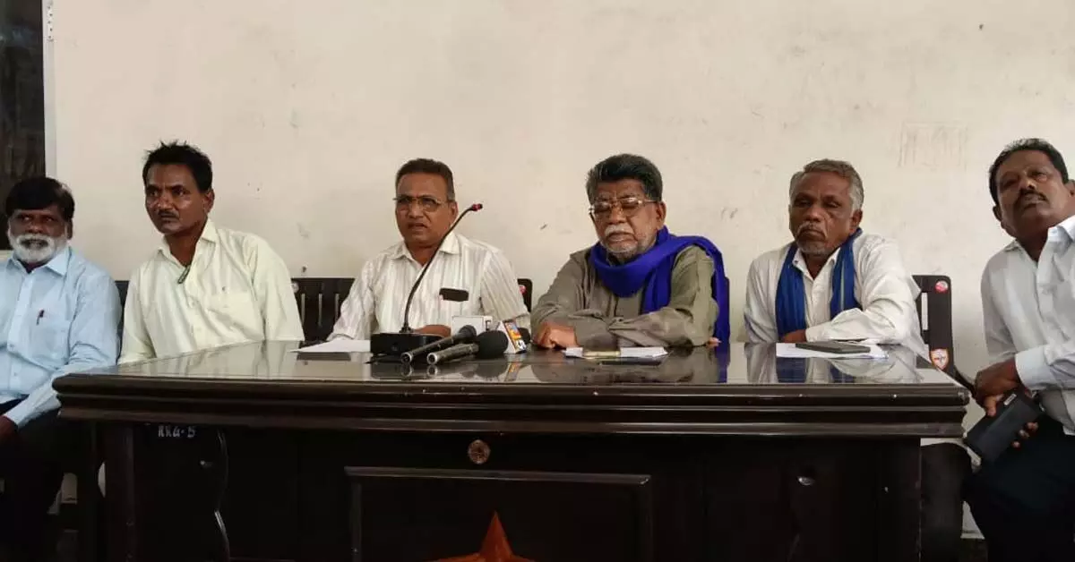 ರಾಯಚೂರು | ಭೂಮಾನಂದ ಹತ್ಯೆ ಖಂಡಿಸಿ ಆ.23 ರಿಂದ ಬೃಹತ್ ಹೋರಾಟ: ಎಸ್ ಮಾರೆಪ್ಪ ರಾಯಚೂರು | ಭೂಮಾನಂದ ಹತ್ಯೆ ಖಂಡಿಸಿ ಆ.23 ರಿಂದ ಬೃಹತ್ ಹೋರಾಟ: ಎಸ್ ಮಾರೆಪ್ಪ