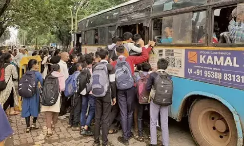 ಹಾರಾಡಿಯಲ್ಲಿ ರಸ್ತೆ ಕಾಮಗಾರಿ| ಕೆಎಸ್ಸಾರ್ಟಿಸಿ ಬಸ್‍ಗಳ ಮಾರ್ಗ ಬದಲಾವಣೆ: ಬಸ್ ಪಾಸ್ ಸೌಲಭ್ಯದಿಂದ ವಂಚಿತರಾದ ವಿದ್ಯಾರ್ಥಿಗಳು