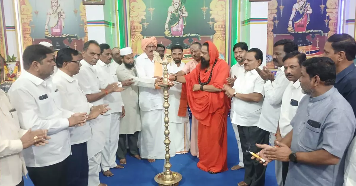 Raichur | ಧಾರ್ಮಿಕ ವಿಧಿಗಳ ಜತೆಗೆ ಜನಹಿತ ಕಾರ್ಯಕ್ಕೂ ಮಠಗಳು ಆದ್ಯತೆ ನೀಡಬೇಕು: ಜಯಣ್ಣ Raichur | ಧಾರ್ಮಿಕ ವಿಧಿಗಳ ಜತೆಗೆ ಜನಹಿತ ಕಾರ್ಯಕ್ಕೂ ಮಠಗಳು ಆದ್ಯತೆ ನೀಡಬೇಕು: ಜಯಣ್ಣ