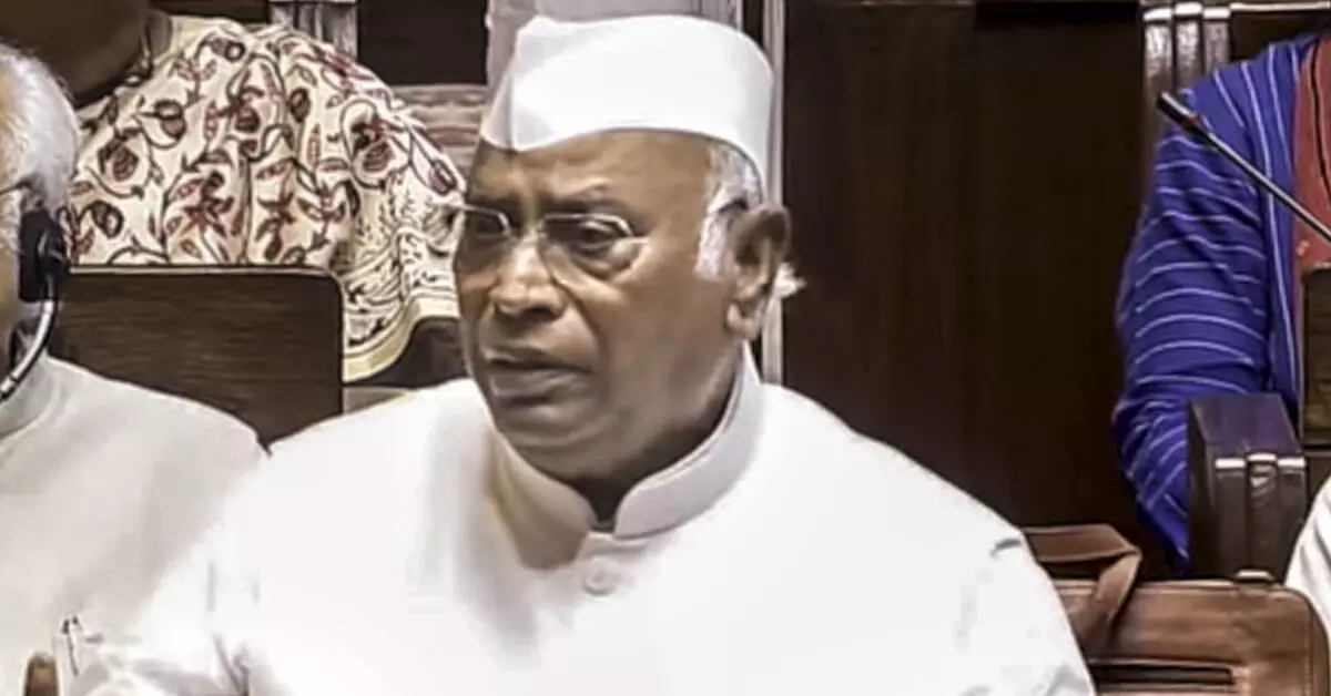 ಖರ್ಗೆ ರ್ಯಾಲಿ ನಡೆಸಿದ ಸ್ಥಳ ಶುದ್ಧೀಕರಣ | ರೋಗಗ್ರಸ್ತ ಜಾತಿ ಮನಸ್ಥಿತಿಗೆ ಕೈಗನ್ನಡಿ ಖರ್ಗೆ ರ್ಯಾಲಿ ನಡೆಸಿದ ಸ್ಥಳ ಶುದ್ಧೀಕರಣ | ರೋಗಗ್ರಸ್ತ ಜಾತಿ ಮನಸ್ಥಿತಿಗೆ ಕೈಗನ್ನಡಿ
