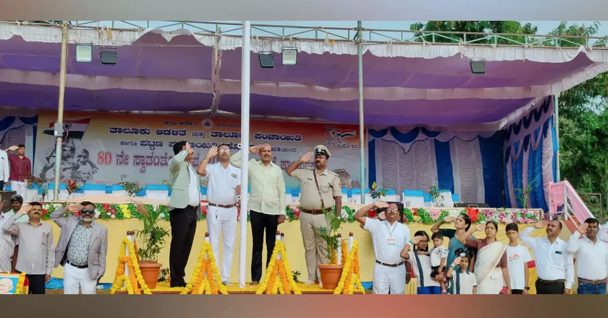 Vijayanagara | ದೇಶಕ್ಕಾಗಿ ತ್ಯಾಗ- ಬಲಿದಾನ ಮಾಡಿದ ಮಹನೀಯರನ್ನು ಸ್ಮರಿಸಿದ ಶಾಸಕ ಕೆ.ನೇಮಿರಾಜ ನಾಯ್ಕ್ Vijayanagara | ದೇಶಕ್ಕಾಗಿ ತ್ಯಾಗ- ಬಲಿದಾನ ಮಾಡಿದ ಮಹನೀಯರನ್ನು ಸ್ಮರಿಸಿದ ಶಾಸಕ ಕೆ.ನೇಮಿರಾಜ ನಾಯ್ಕ್