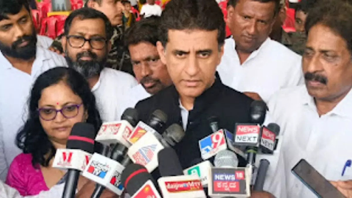 ರಾಜ್ಯದಲ್ಲಿ 3.59 ಲಕ್ಷ ಪಡಿತರ ಕಾರ್ಡ್ಗಳ ರದ್ಧತಿ ಪ್ರಕ್ರಿಯೆ ತಾತ್ಕಾಲಿಕ ಸ್ಥಗಿತ: ಸಚಿವ ರಿಝ್ವಾನ್ ಅರ್ಷದ್ ರಾಜ್ಯದಲ್ಲಿ 3.59 ಲಕ್ಷ ಪಡಿತರ ಕಾರ್ಡ್ಗಳ ರದ್ಧತಿ ಪ್ರಕ್ರಿಯೆ ತಾತ್ಕಾಲಿಕ ಸ್ಥಗಿತ: ಸಚಿವ ರಿಝ್ವಾನ್ ಅರ್ಷದ್