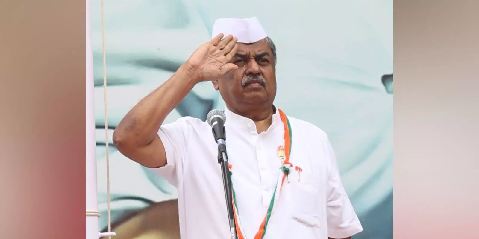 ಸಂವಿಧಾನಕ್ಕಿಂತ ಸನಾತನ ಧರ್ಮ ಶ್ರೇಷ್ಠ ಎನ್ನುವ ದೇಶದ್ರೋಹಿಗಳ ಸಂಖ್ಯೆ ಹೆಚ್ಚಾಗುತ್ತಿದೆ : ಬಿ.ಕೆ.ಹರಿಪ್ರಸಾದ್ ಸಂವಿಧಾನಕ್ಕಿಂತ ಸನಾತನ ಧರ್ಮ ಶ್ರೇಷ್ಠ ಎನ್ನುವ ದೇಶದ್ರೋಹಿಗಳ ಸಂಖ್ಯೆ ಹೆಚ್ಚಾಗುತ್ತಿದೆ : ಬಿ.ಕೆ.ಹರಿಪ್ರಸಾದ್