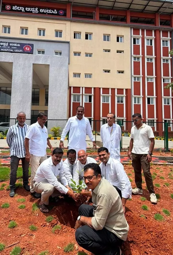 ಸ್ವಾತಂತ್ರ್ಯ ದಿನಾಚರಣೆ: ‘ಹಸಿರು ಹೆಜ್ಜೆ’ ಗಿಡ ನೆಡುವ ಕಾರ್ಯಕ್ರಮ ಸ್ವಾತಂತ್ರ್ಯ ದಿನಾಚರಣೆ: ‘ಹಸಿರು ಹೆಜ್ಜೆ’ ಗಿಡ ನೆಡುವ ಕಾರ್ಯಕ್ರಮ