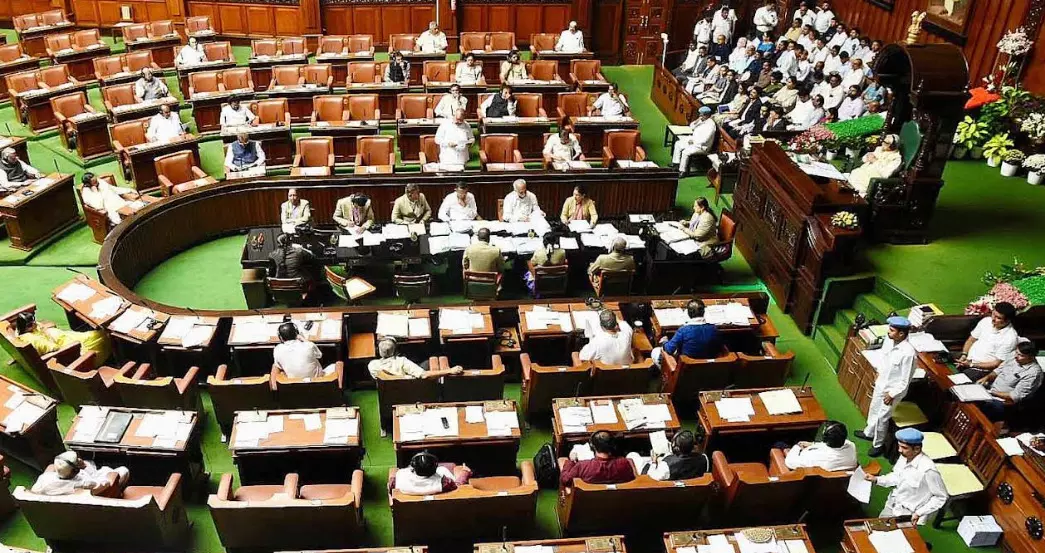 ಹನೂರು ಶೂಟೌಟ್ ಪ್ರಕರಣ: ವಿಧಾನಸಭೆಯಲ್ಲಿ ಪ್ರತಿಧ್ವನಿ, ಗದ್ದಲ ಹನೂರು ಶೂಟೌಟ್ ಪ್ರಕರಣ: ವಿಧಾನಸಭೆಯಲ್ಲಿ ಪ್ರತಿಧ್ವನಿ, ಗದ್ದಲ