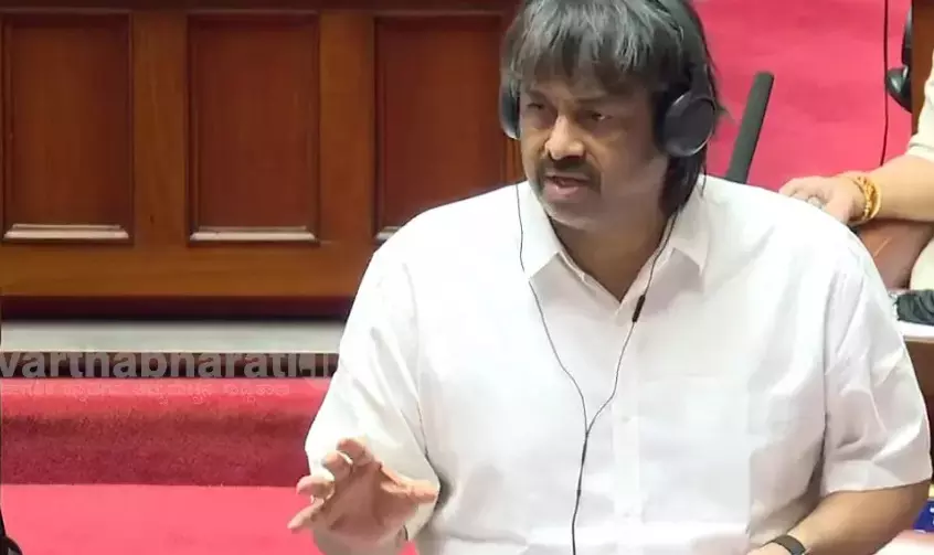 ಆಗಸ್ಟ್ ಅಂತ್ಯದೊಳಗೆ ಶಾಲಾ ಮಕ್ಕಳಿಗೆ ಶೂ-ಸಾಕ್ಸ್ ವಿತರಣೆ ಪೂರ್ಣ : ಸಚಿವ ಮಧು ಬಂಗಾರಪ್ಪ ಆಗಸ್ಟ್ ಅಂತ್ಯದೊಳಗೆ ಶಾಲಾ ಮಕ್ಕಳಿಗೆ ಶೂ-ಸಾಕ್ಸ್ ವಿತರಣೆ ಪೂರ್ಣ : ಸಚಿವ ಮಧು ಬಂಗಾರಪ್ಪ