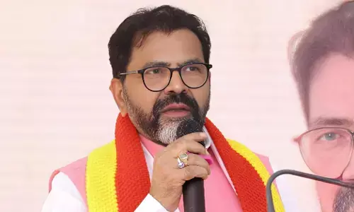 ಸೋನಿಯಾ, ರಾಹುಲ್ ಗಾಂಧಿಯನ್ನು ಗಡೀಪಾರು ಮಾಡುವುದೇ ಒಳ್ಳೆಯದು: ಛಲವಾದಿ ನಾರಾಯಣಸ್ವಾಮಿ