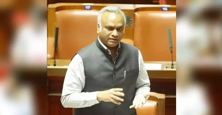 ಕಾರಾಗೃಹದ ಯಾವುದೇ ಕೈದಿಗಳಿಗೆ ವಿವಿಐಪಿ ಸೌಲಭ್ಯ ನೀಡಿಲ್ಲ : ಪ್ರಿಯಾಂಕ್ ಖರ್ಗೆ ಕಾರಾಗೃಹದ ಯಾವುದೇ ಕೈದಿಗಳಿಗೆ ವಿವಿಐಪಿ ಸೌಲಭ್ಯ ನೀಡಿಲ್ಲ : ಪ್ರಿಯಾಂಕ್ ಖರ್ಗೆ