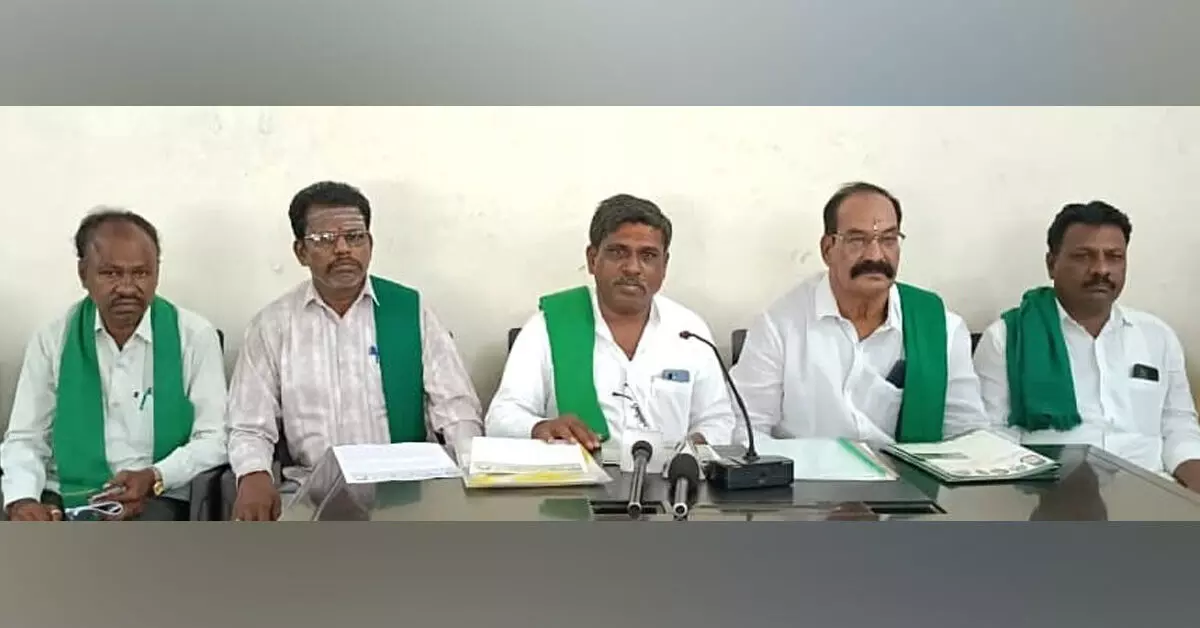 Raichur | ಸ್ವಾಮಿನಾಥನ್ ವರದಿ ಜಾರಿಗೆ ಆಗ್ರಹಿಸಿ ಆ.31ರಂದು ರೈತ ಜಾಗೃತಿ ಸಮಾವೇಶ Raichur | ಸ್ವಾಮಿನಾಥನ್ ವರದಿ ಜಾರಿಗೆ ಆಗ್ರಹಿಸಿ ಆ.31ರಂದು ರೈತ ಜಾಗೃತಿ ಸಮಾವೇಶ
