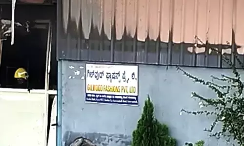 ಮದ್ದೂರು: ಗಾರ್ಮೆಂಟ್ಸ್ ಕಾರ್ಖಾನೆಯಲ್ಲಿ ಬೆಂಕಿ: ಅಪಾರ ನಷ್ಟ