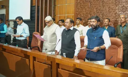 ವಿಕಾಸಸೌಧದಲ್ಲಿ ಸದ್ಭಾವನಾ ದಿನ ಆಚರಣೆ; ಅಧಿಕಾರಿಗಳು, ಸಿಬ್ಬಂದಿಗೆ ಪ್ರತಿಜ್ಞಾ ವಿಧಿ ಬೋಧನೆ