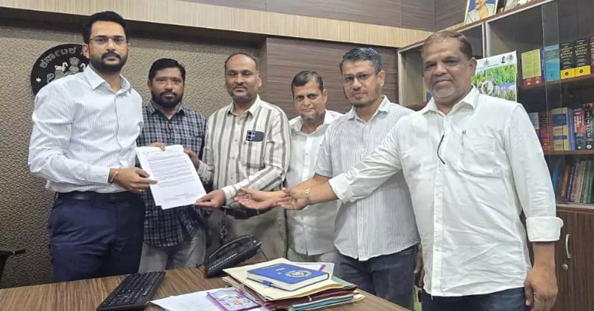 ಕೊಪ್ಪಳ | ಮತದಾರರ ಸಹಾಯ ಕೇಂದ್ರ ತೆರೆಯಲು ಆಗ್ರಹ ಕೊಪ್ಪಳ | ಮತದಾರರ ಸಹಾಯ ಕೇಂದ್ರ ತೆರೆಯಲು ಆಗ್ರಹ