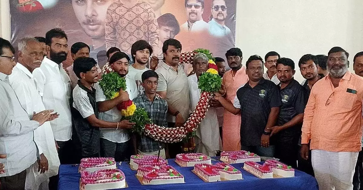 ಕ್ರೀಡಾಂಗಣದಲ್ಲಿ ಗೆಲುವಿನ ಆಶಯದೊಂದಿಗೆ ಸ್ಪರ್ಧೆಯಿರಲಿ: ರಾಜುಗೌಡ ಕ್ರೀಡಾಂಗಣದಲ್ಲಿ ಗೆಲುವಿನ ಆಶಯದೊಂದಿಗೆ ಸ್ಪರ್ಧೆಯಿರಲಿ: ರಾಜುಗೌಡ