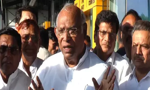 ಪೆಲೆಟ್ ಗನ್ ದಾಳಿ | ತಪ್ಪಿತಸ್ಥರ ವಿರುದ್ಧ ಎಫ್‌ಐಆರ್ ದಾಖಲಿಸಿ ಕ್ರಮ ಕೈಗೊಳ್ಳಬೇಕು: ಮಲ್ಲಿಕಾರ್ಜುನ ಖರ್ಗೆ