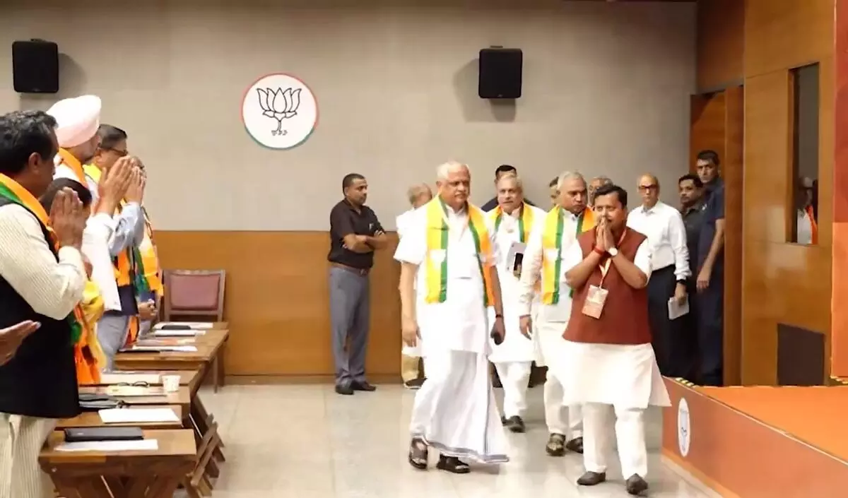 ವಂದೇಮಾತರಂ ಮೊದಲ 2 ಚರಣ ಹಾಡುವ ಕಾಂಗ್ರೆಸ್ ನಿರ್ಧಾರವನ್ನು ಖಂಡಿಸಿ ನಿರ್ಣಯ ಅಂಗೀಕರಿಸಿದ ಬಿಜೆಪಿ ವಂದೇಮಾತರಂ ಮೊದಲ 2 ಚರಣ ಹಾಡುವ ಕಾಂಗ್ರೆಸ್ ನಿರ್ಧಾರವನ್ನು ಖಂಡಿಸಿ ನಿರ್ಣಯ ಅಂಗೀಕರಿಸಿದ ಬಿಜೆಪಿ