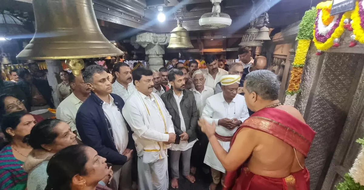 ವಿರಾಜಪೇಟೆ | ಮಳೆಗಾಗಿ ಕೃಷಿ ಸಚಿವ ನರೇಂದ್ರಸ್ವಾಮಿ ವಿಶೇಷ ಪೂಜೆ ವಿರಾಜಪೇಟೆ | ಮಳೆಗಾಗಿ ಕೃಷಿ ಸಚಿವ ನರೇಂದ್ರಸ್ವಾಮಿ ವಿಶೇಷ ಪೂಜೆ